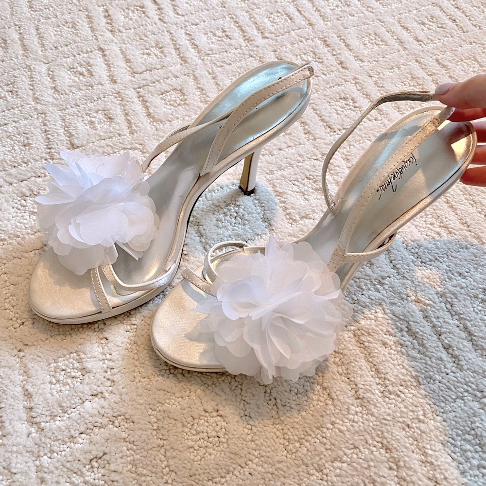 White Satin White Flower Stiletto Heel 4”